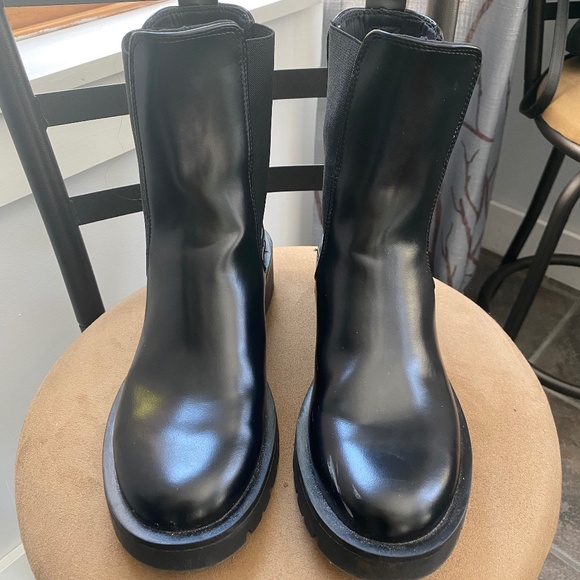 H&M Chelsea Boots - Picture 2 of 7